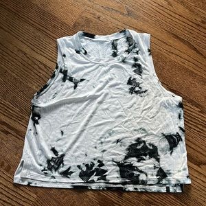 Lululemon tank in size 6